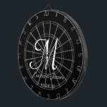 Vorname für elegante Schwarz/Weiß-Monogramm Dartscheibe<br><div class="desc">Elegantes Schwarz-Weiß-Monogramm-Initialname Benutzerdefiniertes Dart-Board</div>