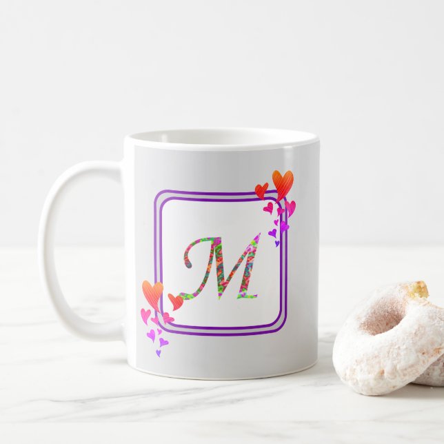 Vorname Lila farbiges Herz Anfangsmonogramm Kaffeetasse (Mit Donut)