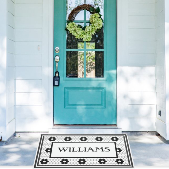 Vorname Schwarz-Weiß-Tile-Design Fußmatte (Von Creator hochgeladen)