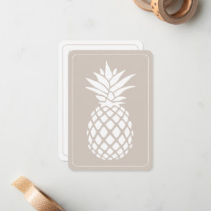 Vornehme weiße Ananas auf Beige Mitteilungskarte