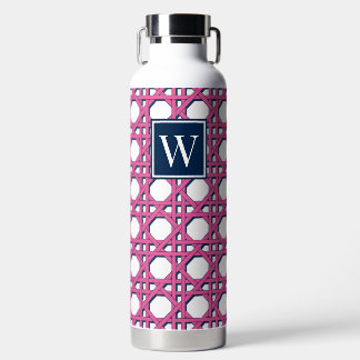 Vornehmes heißrosa Rattanrohr-Gitter-Monogramm Trinkflasche