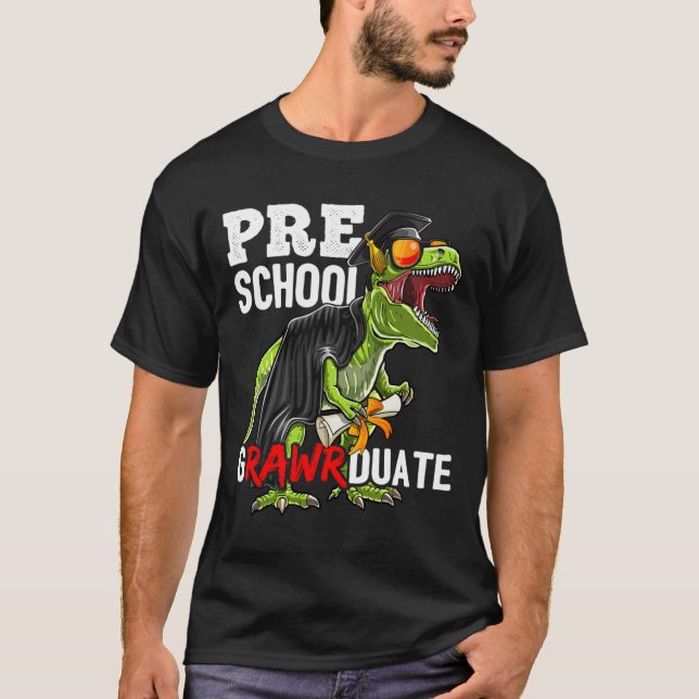 Vorschule Grawduate Dinosaur Graduation Cap Gown T-Shirt (Vorderseite)