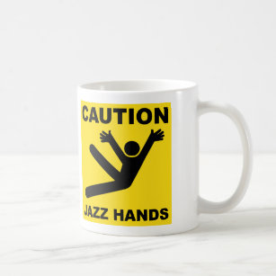 Vorsicht-Jazz übergibt Tasse