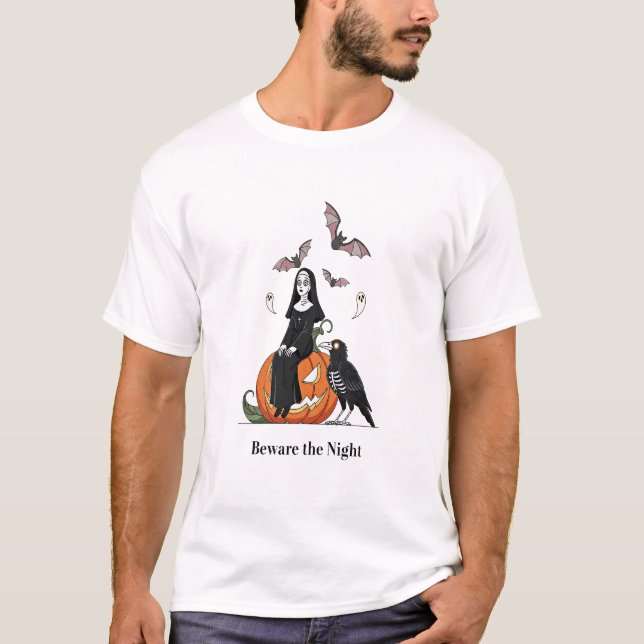 Vorsicht vor der nächtlichen Spooky Nun T-Shirt (Vorderseite)