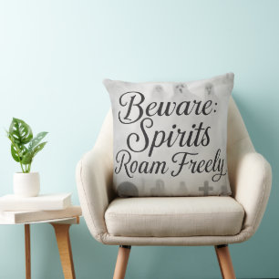Vorsicht vor Spirituosen Roam Freely Spooky Ghost  Kissen