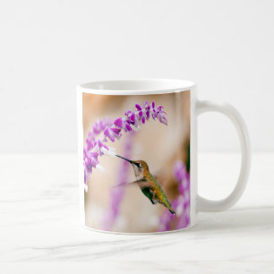 Vorsichtiger Ansatz Kaffeetasse