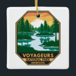 Voyageurs Nationalpark Minnesota Sonnenuntergang E Keramikornament<br><div class="desc">Voyageurs Vektorgrafik Design. Der Park erstreckt sich über ein weitläufiges Gebiet und ist bekannt für seine Wälder,  Wasserwege und riesigen,  inselförmig angelegten Rainy-,  Kabetogama- und Namakan-Seen.</div>
