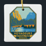 Voyageurs Nationalpark Vintag Keramikornament<br><div class="desc">Voyageurs Vektorgrafik Design. Der Park erstreckt sich über ein weitläufiges Gebiet und ist bekannt für seine Wälder,  Wasserwege und riesigen,  inselförmig angelegten Rainy-,  Kabetogama- und Namakan-Seen.</div>