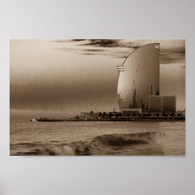 W Hotel in Barcelona, am Strand von Barceloneta. Poster (Vorne)