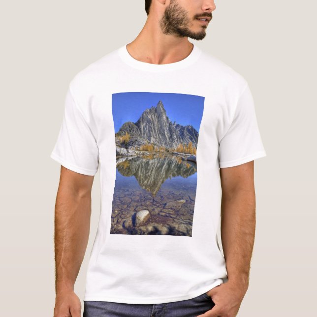 WA, Alpenseen Wilderness, Verzauberung T-Shirt (Vorderseite)