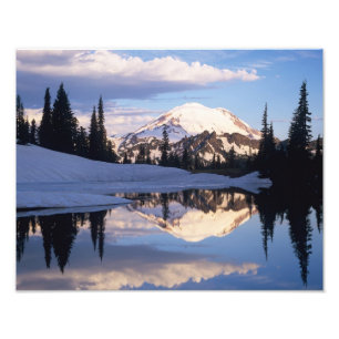 WA, Mt. Rainier NP, Mt. Rainier und Wolken Fotodruck