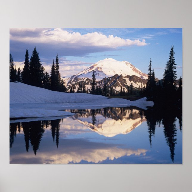 WA, Rainier NP, Rainier und Wolken Poster (Vorne)