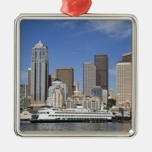 WA, Seattle, Seattle Skyline mit Fähre Ornament Aus Metall