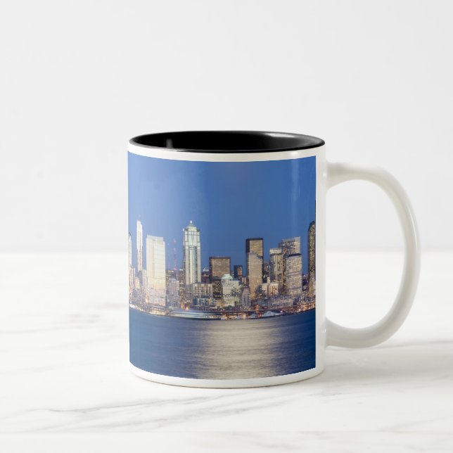 WA, Seattle, Seattle Skyline und Elliott Bay, 2 Zweifarbige Tasse (Rechts)