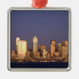 WA, Seattle, Seattle Skyline und Elliott Bay, Silbernes Ornament