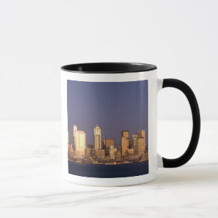 WA, Seattle, Skyline von Seattle und Elliott Bay, Tasse