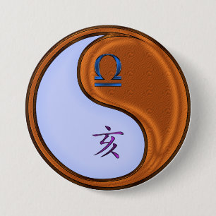 Waage & Holzschwein Button