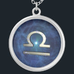 Waagesymbol Versilberte Kette<br><div class="desc">Waagesymbol von der Western-Astrologie mit starry Hintergrund</div>