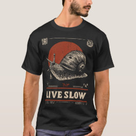 Wabi-Sabi Snail | Denkwürdiges Living-Portrait T-Shirt