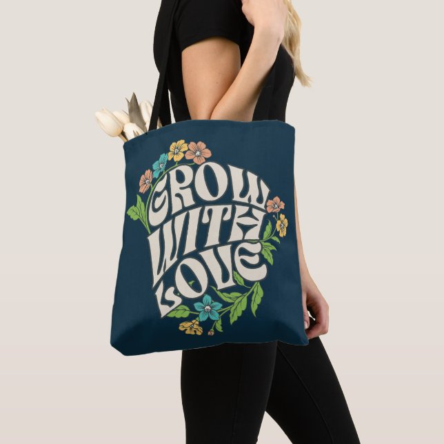 Wachse mit Liebe Florale Typografie (Von Nahem)