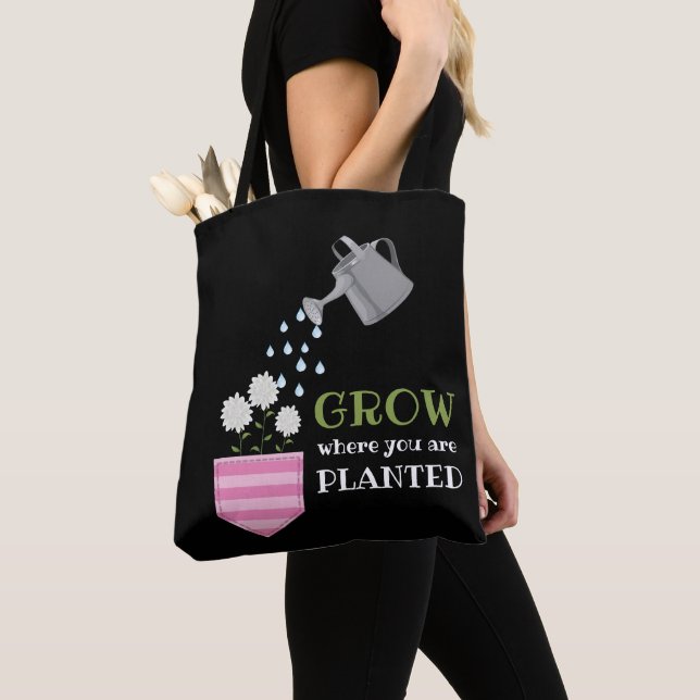 Wachsen, wo man Tascheninspektion gepflanzt wird (Von Nahem)