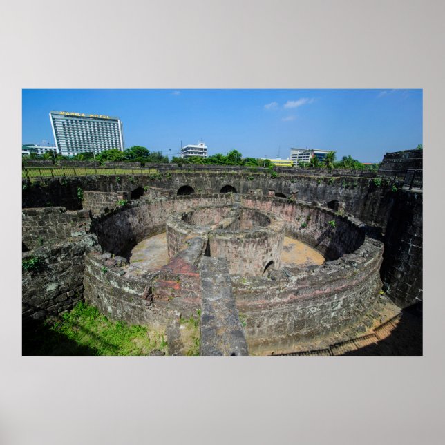 Wachturmruinen von Luzon Poster (Vorne)