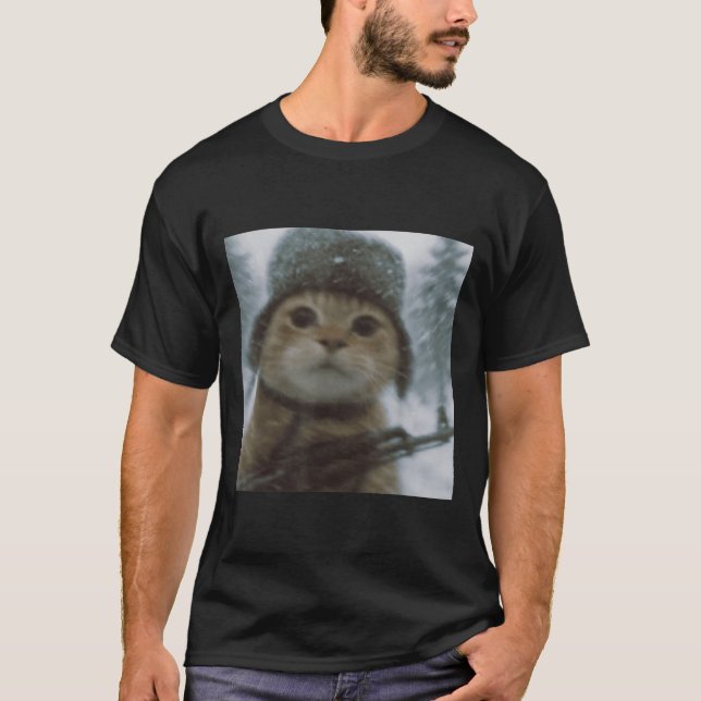 Wacky Cat Snow Kitten Soldier Selfie With Gun Meme T-Shirt (Vorderseite)