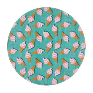 Waffelcones Eis und gefrorenes Jogurt-Muster Schneidebrett