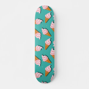 Waffelcones Eis und gefrorenes Jogurt-Muster Skateboard