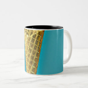Waffelhörnchen für Eisliebhaber Zweifarbige Tasse