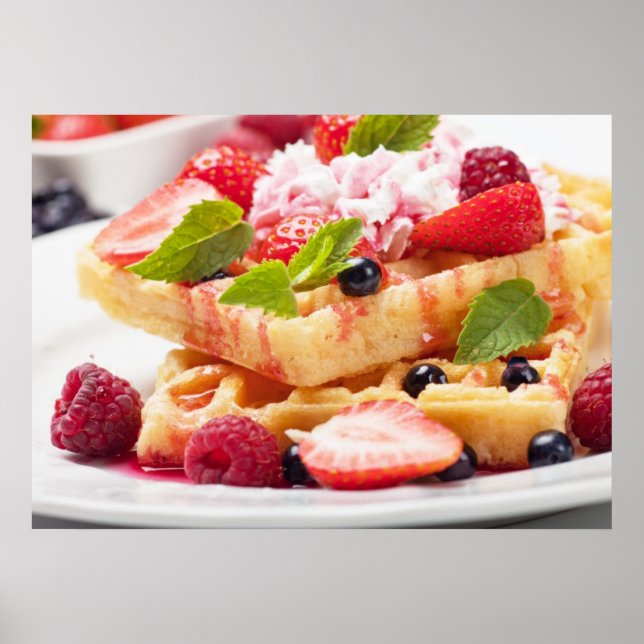 Waffelkuchen mit frischem Beerenobst Poster (Vorne)