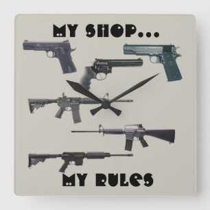 Waffenkollage Quadratische Wanduhr