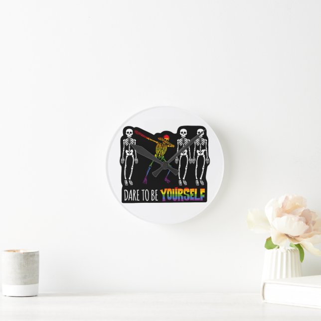 Wage, du selbst Halloween Dabbing Skelett zu sein Runde Wanduhr (Zuhause)