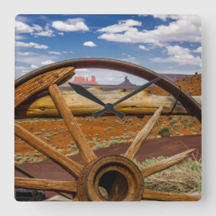 Wagon wheel close up, Arizona Quadratische Wanduhr