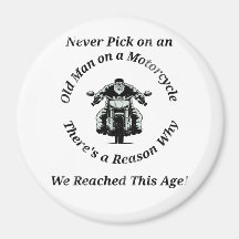 Wählen Sie niemals einen alten Mann auf einem Moto