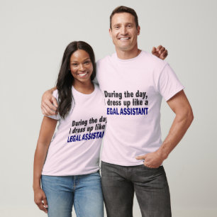 Während des Tages kleide ich oben wie ein T-Shirt