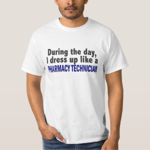 Während des Tages kleide ich oben wie T-Shirt