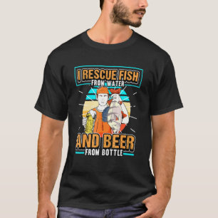 Während ich Fische aus dem Wasser und Bier aus der T-Shirt