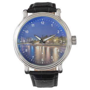 Waikiki-Stadt in der Dämmerung Armbanduhr