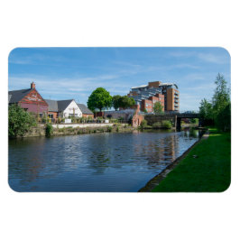 Wakefield Canal Side: Historic Pub and Apartments Magnet