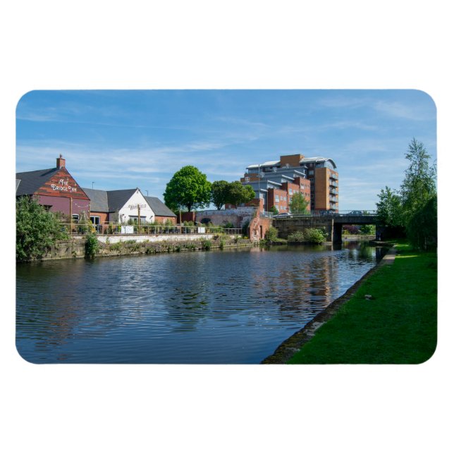 Wakefield Canal Side: Historic Pub and Apartments Magnet (Horizontal)