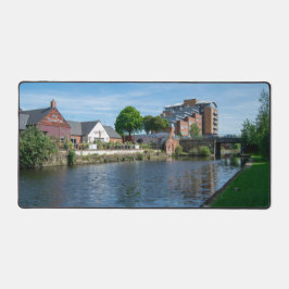 Wakefield Canal Side: Historische Kneipe und Wohnu Schreibtischunterlage