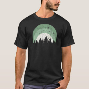 Wald der Silhouette des Evergreen Tree T-Shirt