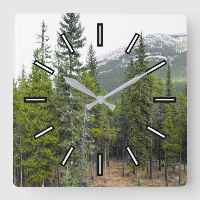 Wald- und Bergszene-Uhr Quadratische Wanduhr (Vorderseite)