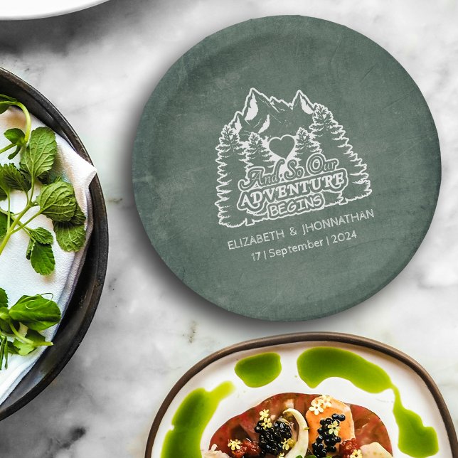 Waldabenteuer beginnt Zitat rustikale Grüne Hochze Pappteller (Von Creator hochgeladen)