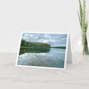 Walden Pond-Wolken im Teich Feiertagskarte