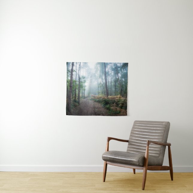 Wälder | Dark Foggy Woods Norfolk Vereinigtes Köni Wandteppich (Beispiel (Horizontal))