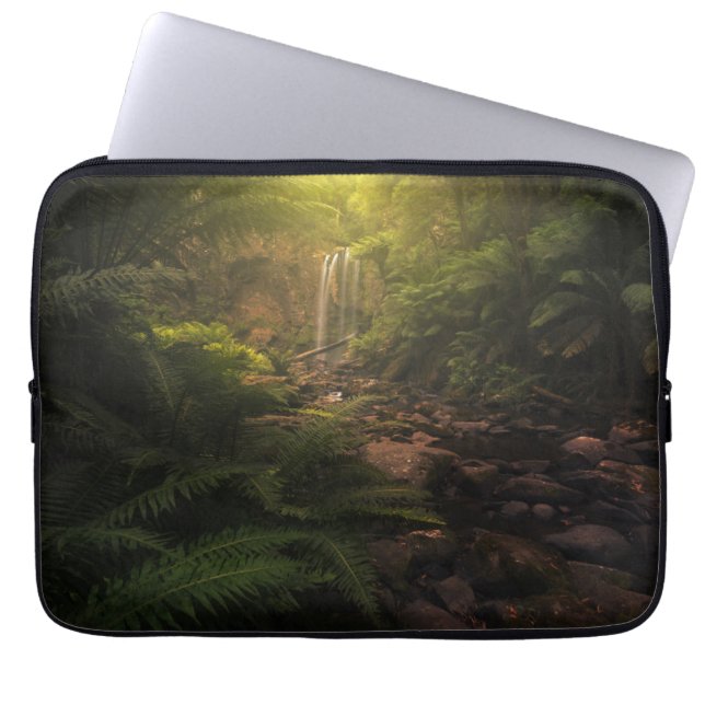 Wälder | Sonnenlicht Highlights Wasserfall Laptopschutzhülle (Vorderseite)