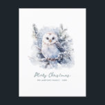 Waldkiefer Owl Frohe Weihnachten<br><div class="desc">Eine elegante Uhu in Aquarell ist eingebettet in rustikale schneebedeckte Winterkiefernquellen. Frohe Weihnachten ist in einem einfachen Skript unten geschrieben,  mit einer zusätzlichen Zeile unten,  um das Design weiter anpassen. Der gesamte Text auf dieser Karte kann bearbeitet werden. Es gibt eine Weihnachtsbotschaft,  die Sie auf der Rückseite personalisieren können.</div>