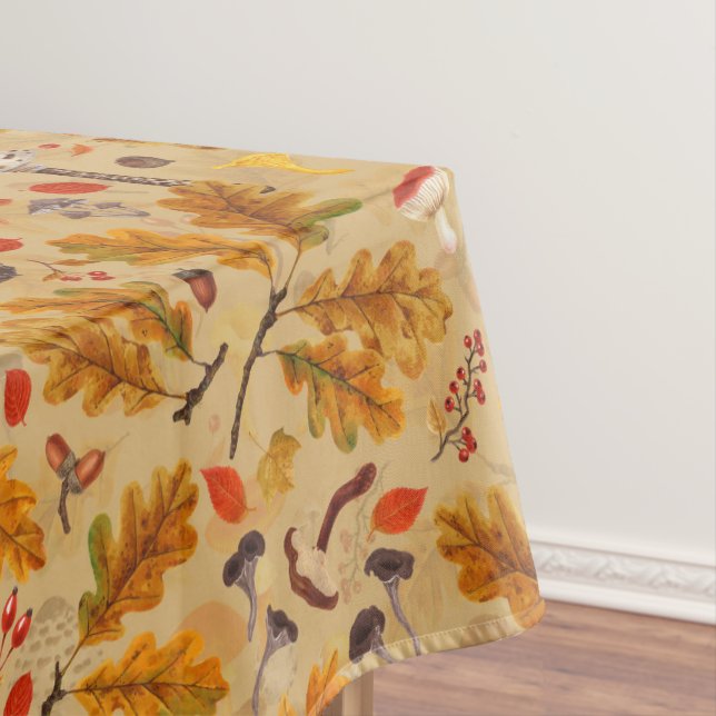 Waldpilze und Herbstflora auf Ocker Tischdecke (Beispiel)